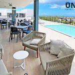 1 Block To The Beach 2Br 6Pax Rooftop Pool King Bed