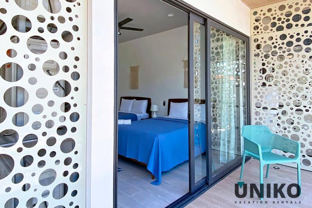 1 Block To The 2br 6pax Rooftop Pool King Bed