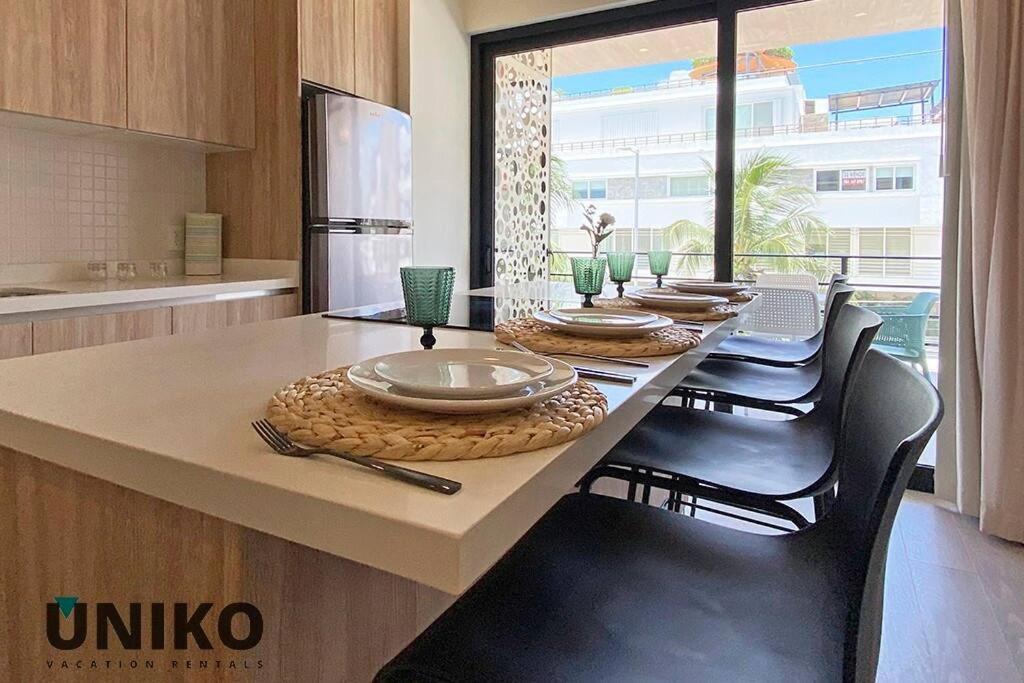1 Block To The 2br 6pax Rooftop Pool King Bed